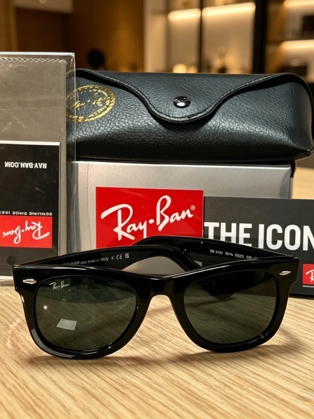 NWOT Ray-Ban RB2140 Wayfarer Classic Sunglasses Black Frame Gray Lens 50mm